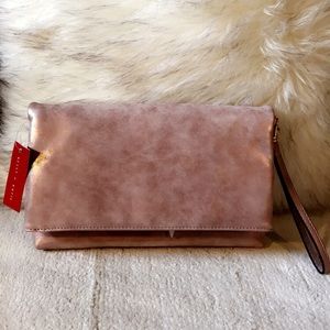 Kelly & Katie clutch